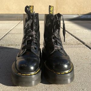 Dr. Martens MOLLY BLACK Women 8.